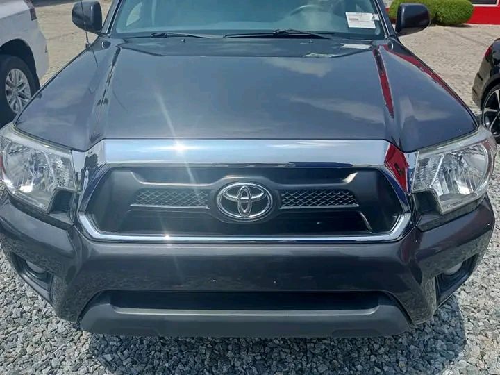 Toyota Tacoma • 2017 • 50,000 km 2