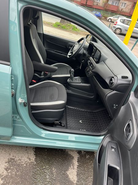 Hyundai i10 • 2023 • 9,600 km 3