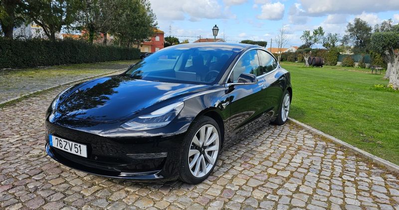 Tesla Model 3 • 2020 • 95,000 km 1