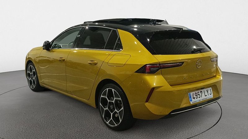 Opel Astra • 2022 • 14,333 km 3