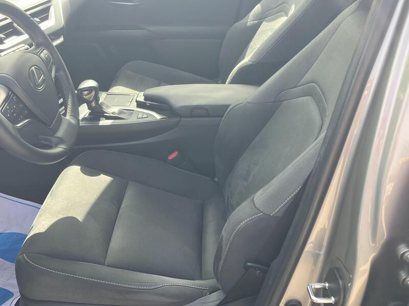 Lexus UX • 2022 • 29,232 km 10