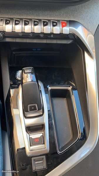 Peugeot 3008 • 2018 • 120,000 km 5
