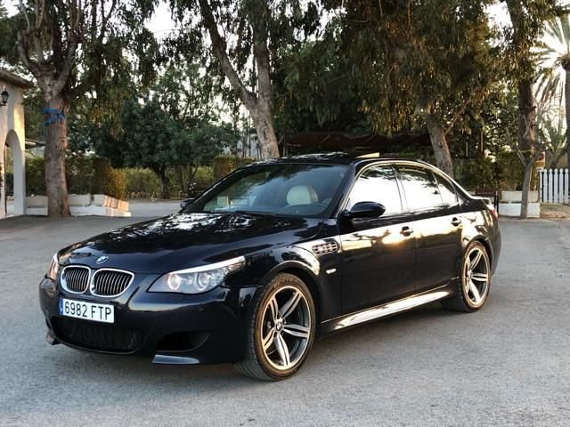 BMW M5 • 2007 • 160,000 km 1
