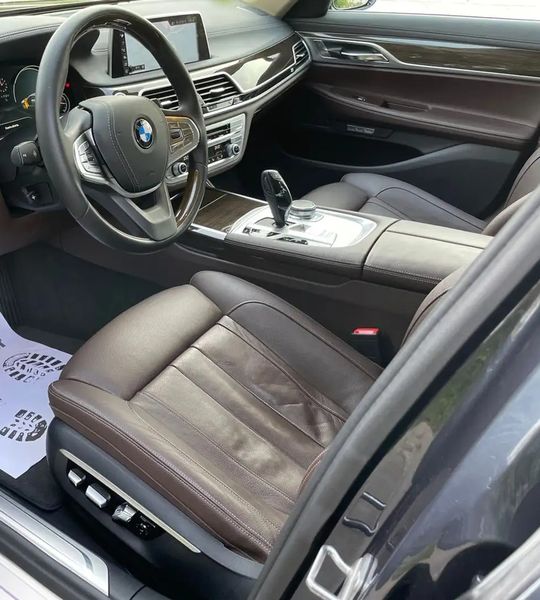BMW 7 Series • 2017 • 137,000 km 8