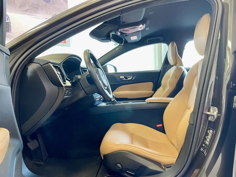 Volvo V60 • 2019 • 92,000 km 11