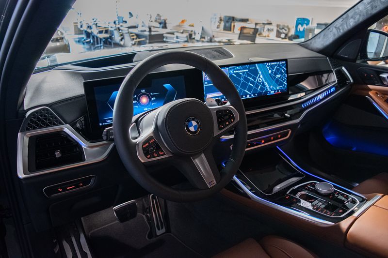 BMW X7 • 2024 • 2,100 km 3