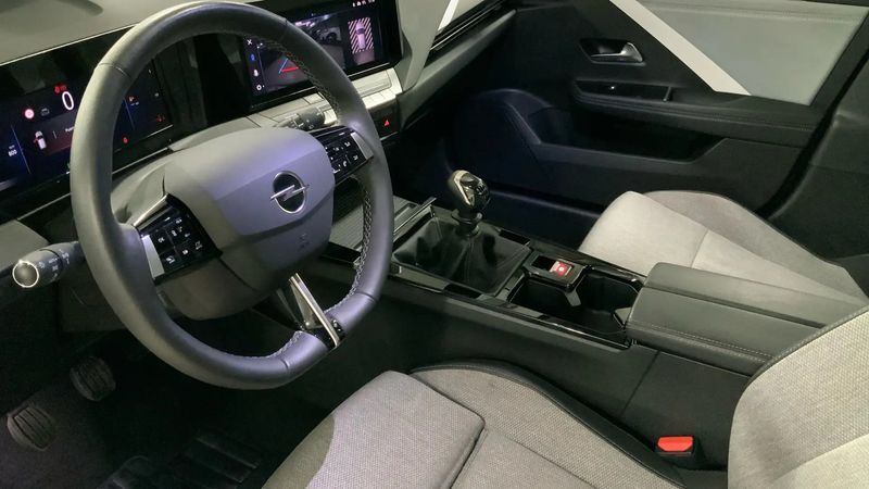 Opel Astra • 2022 • 35,700 km 4