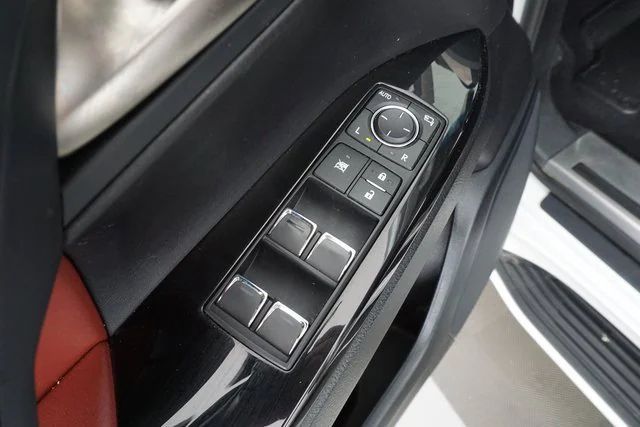 Lexus LX • 2019 • 33,932 mi 7