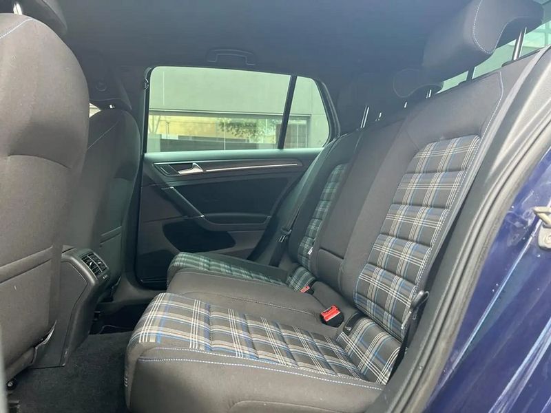 Volkswagen Golf • 2017 • 80,000 km 2