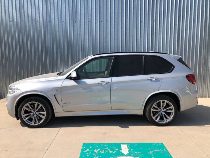 BMW X5 • 2017 • 80,000 km 2