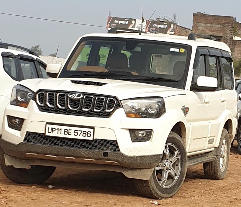 Mahindra Scorpio • 2017 • 15 km 1