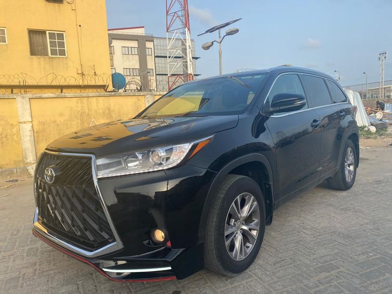 Toyota Highlander • 2016 • 21 km 1
