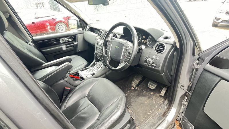 Land Rover Discovery • 2012 • 189,120 km 4