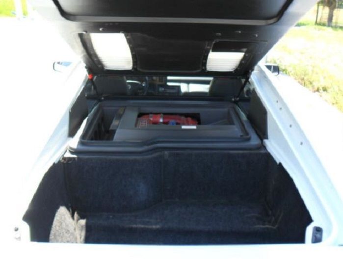 Lotus Esprit • 1993 • 104,000 km 7