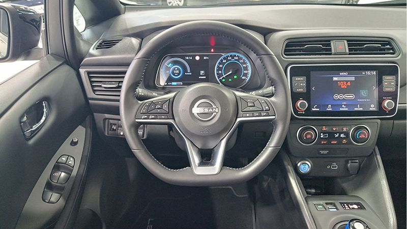 Nissan Leaf • 2024 • 2,276 km 4