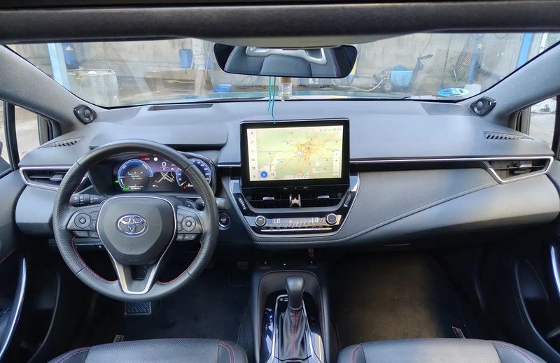 Toyota Corolla • 2024 • 29,800 km 6