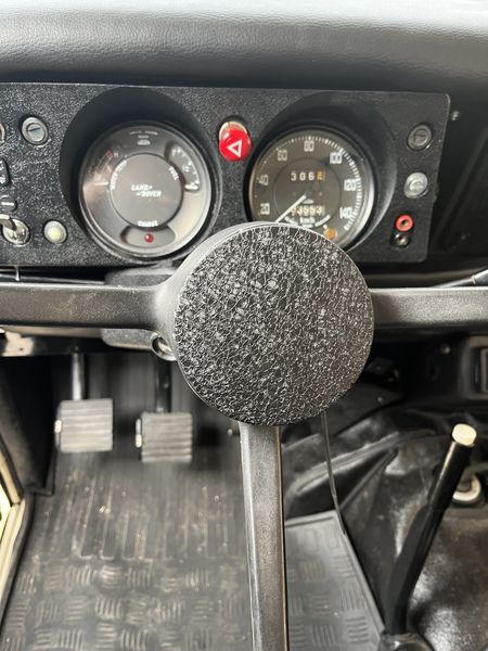 Land Rover 109 • 1982 • 3,600 km 6