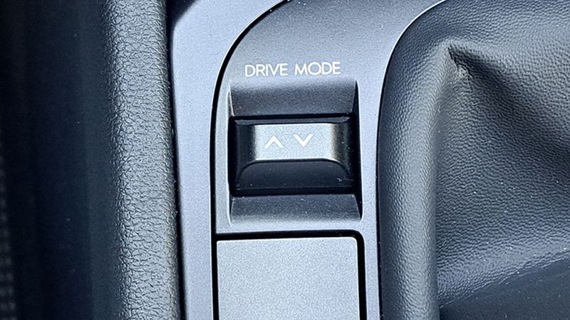 Hyundai Kona • 2023 • 11,832 km 18