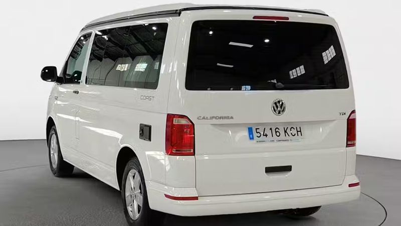Volkswagen California • 2017 • 144,111 km 6