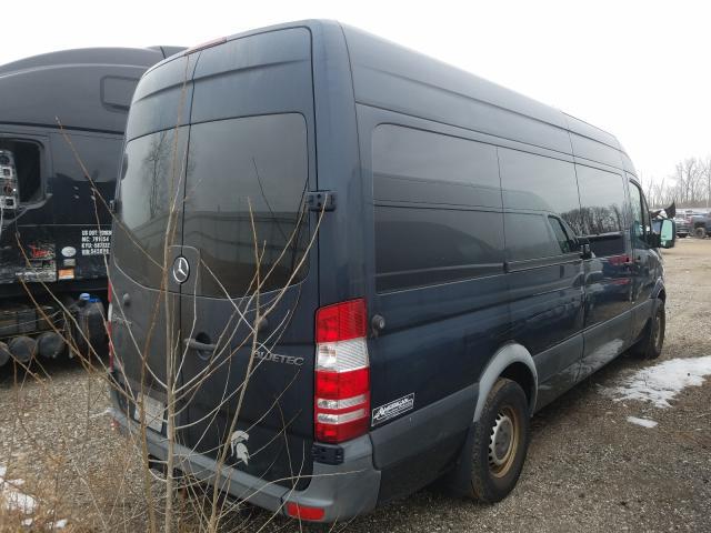 Mercedes-Benz 210 Van • 2012 • 54,392 km 6