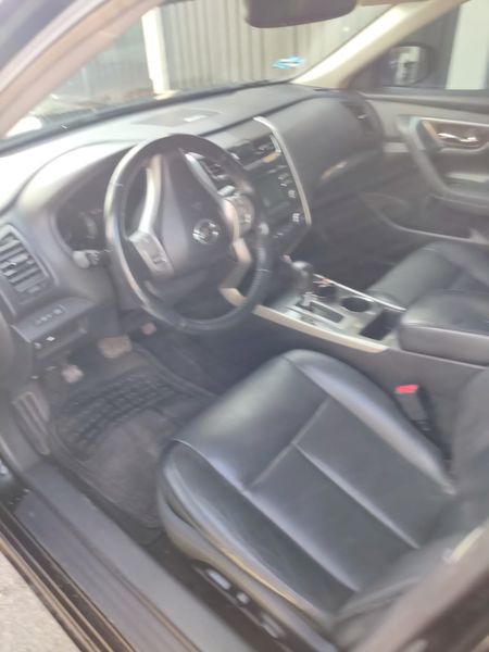 Nissan Altima • 2013 • 135,000 km 5