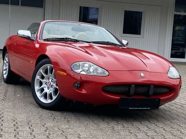 Jaguar XKR Convertible • 1998 • 122,174 km 2