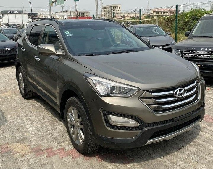 Hyundai Santa Fe • 2014 • 21 km 1