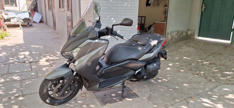 Yamaha x-max • 2015 • 30,130 km 4