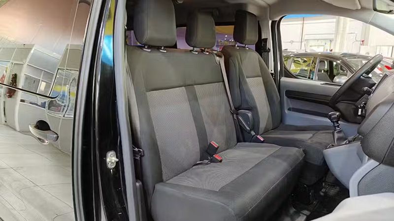 Opel Vivaro • 2020 • 144,000 km 10