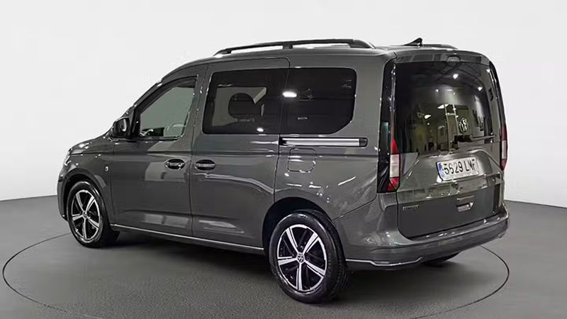Volkswagen Caddy • 2021 • 44,361 km 4