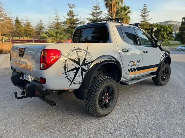 Mitsubishi L200 • 2007 • 150,000 km 3