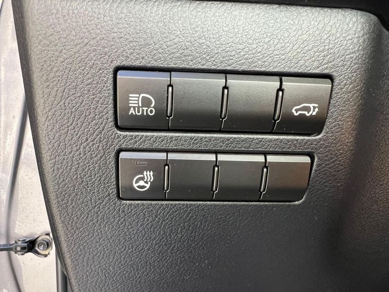 Lexus NX • 2020 • 59,500 km 11