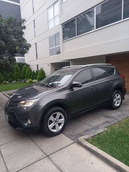 Toyota RAV4 • 2014 • 65,000 km 3