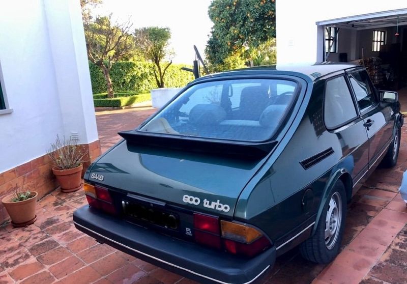 Saab 900 • 1982 • 185,000 km 5