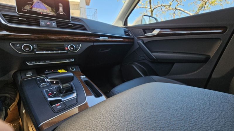 Audi Q5 • 2018 • 230,000 km 5