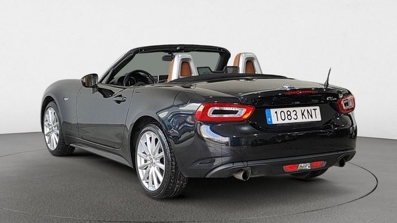 Fiat 124 Spider • 2018 • 38,900 km 5