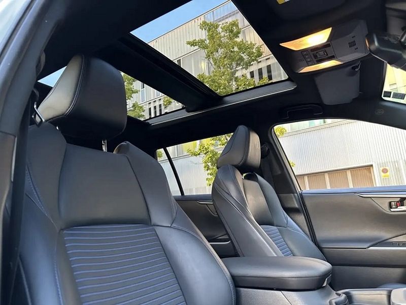 Toyota RAV4 • 2019 • 146,000 km 8