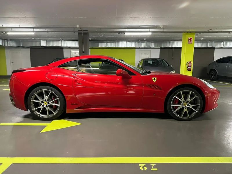 Ferrari California • 2009 • 34,000 km 7