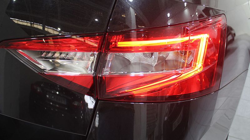 Škoda Superb • 2022 • 19,247 km 16