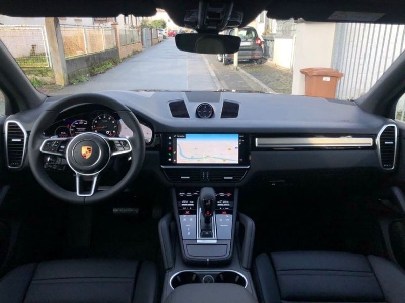 Porsche Cayenne • 2022 • 1,500 km 14