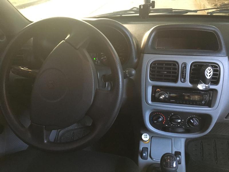 Renault Clio • 2015 • 94,000 km 2