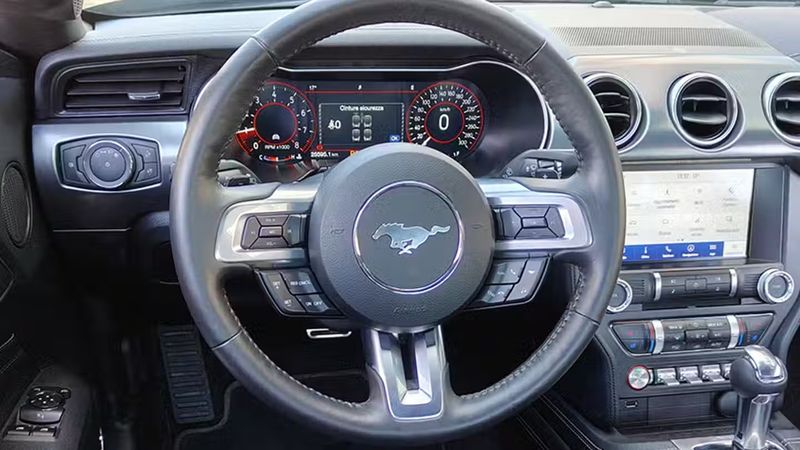 Ford Mustang • 2022 • 25,560 km 8