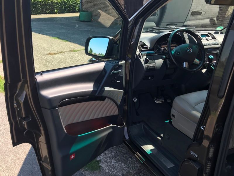 Mercedes-Benz 310 Van • 2013 • 191,000 km 10