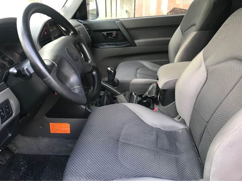 Mitsubishi Pajero • 2000 • 120,000 km 5