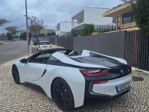 BMW i8 • 2020 • 21,000 km 2