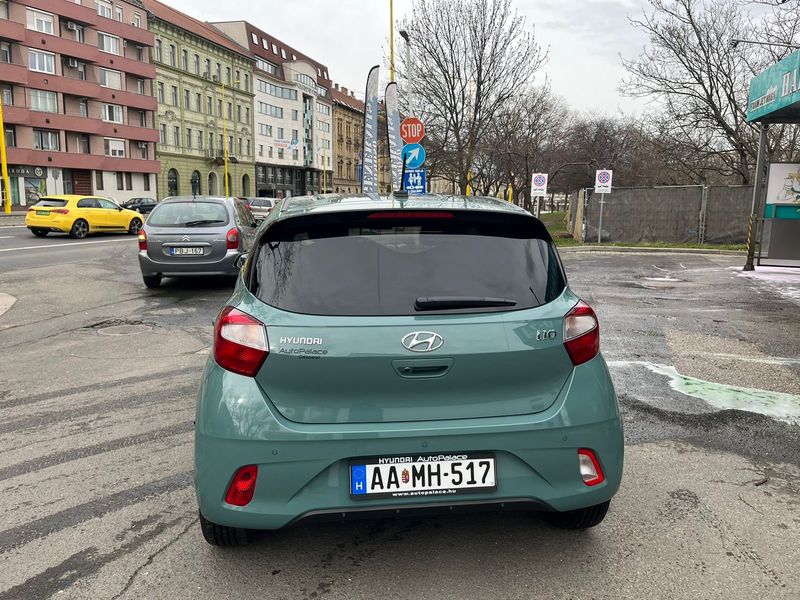 Hyundai i10 • 2023 • 9,600 km 16