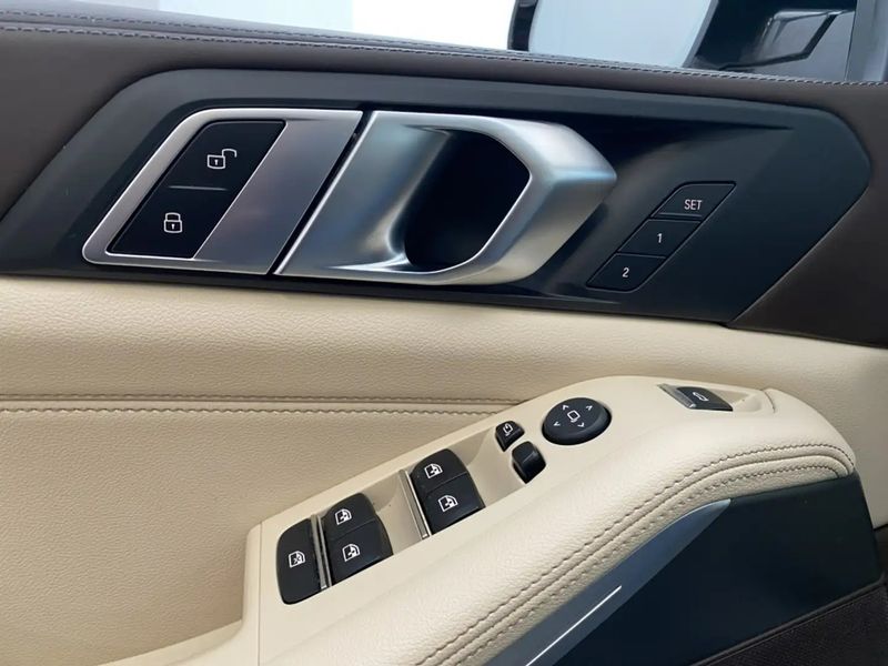 BMW X5 • 2021 • 89,000 km 12