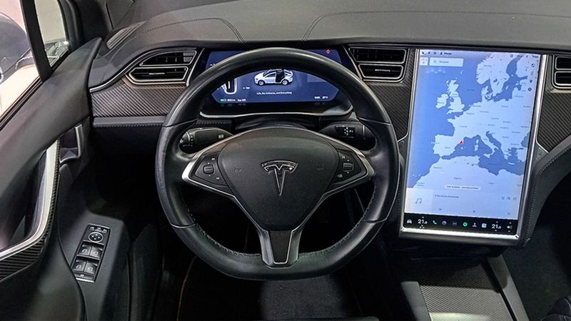 Tesla Model X • 2018 • 68,016 km 14