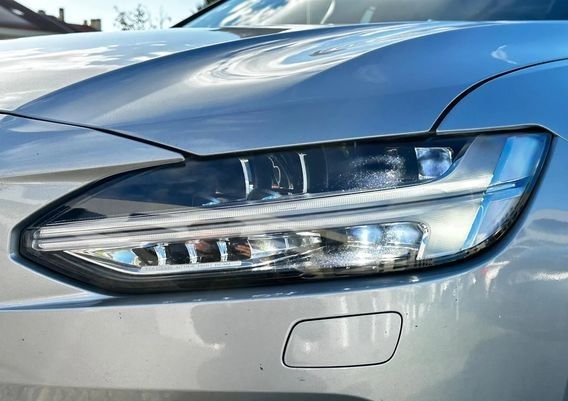 Volvo V90 • 2016 • 119,000 km 4