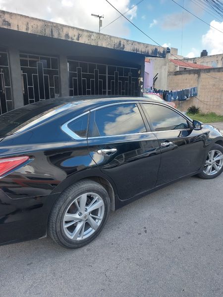 Nissan Altima • 2013 • 135,000 km 2